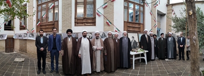 بازدید جمع نخبگانی اساتید، روسای دانشگاه‌ها و مسئولین نهاد مقام معظم رهبری از بیت امام خمینی رحمت الله علیه